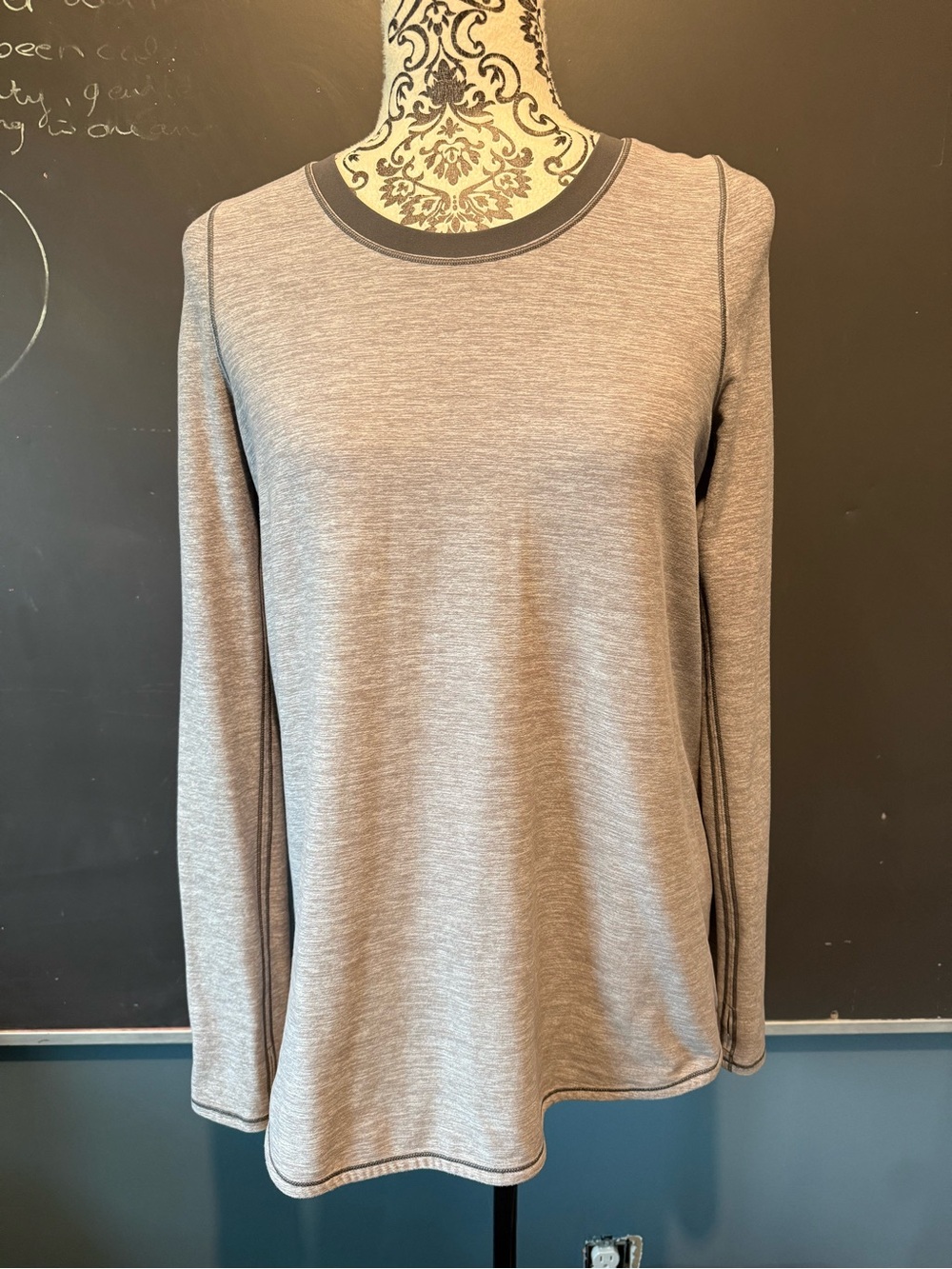🖤Lululemon Tuck and Flow Long Sleeve🖤